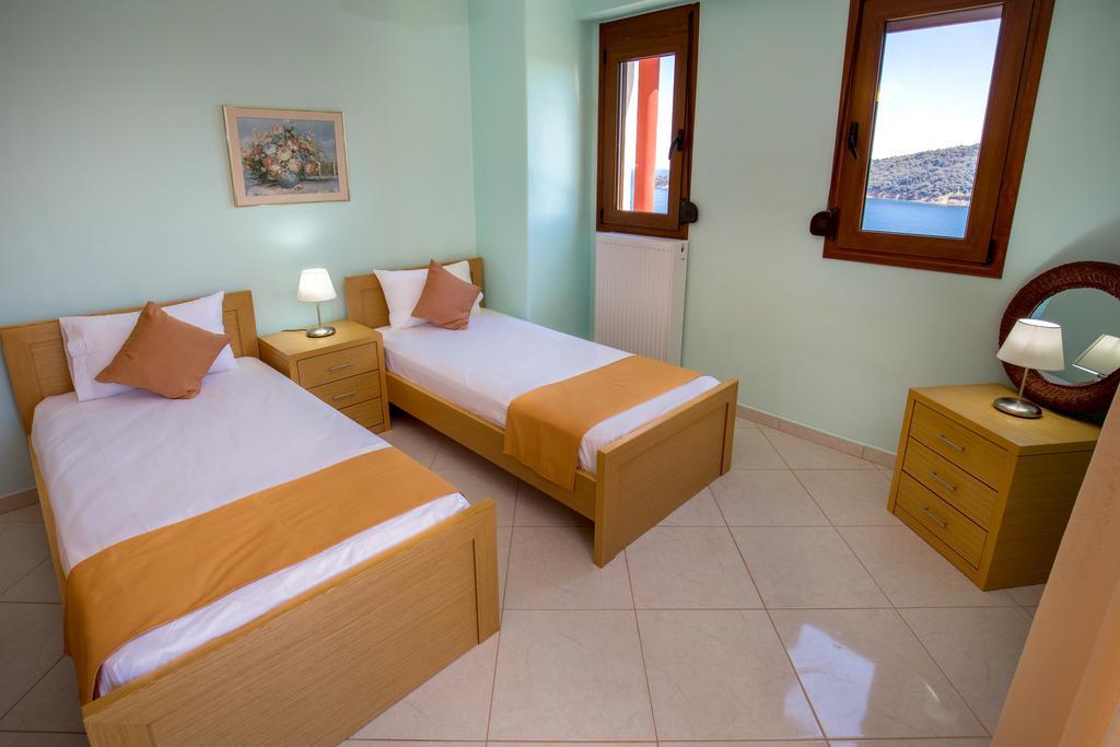 Aphrodite Villas Коинира Экстерьер фото